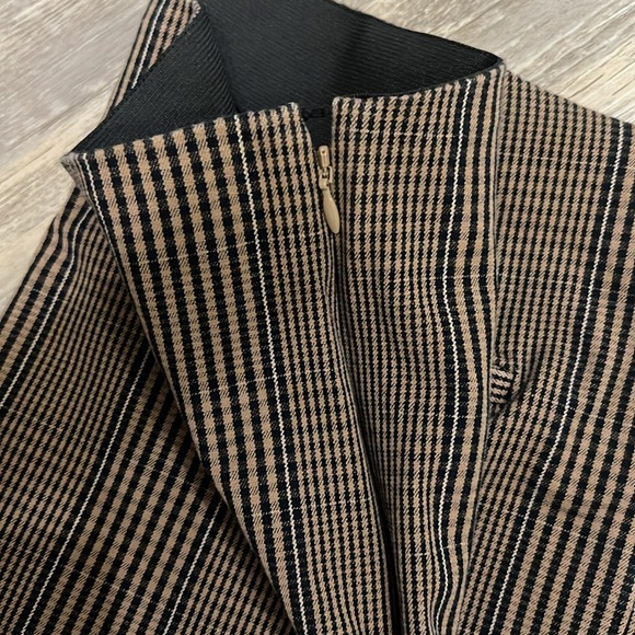 Brown Plaid Stretchy Skinny Pants - Picture 2 of 6